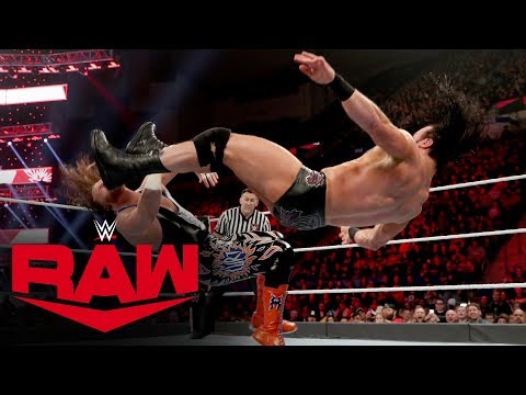 Drew McIntyre Recalls Knocking Himself Out Due To Tight Pants The First Time He Threw The Claymore
