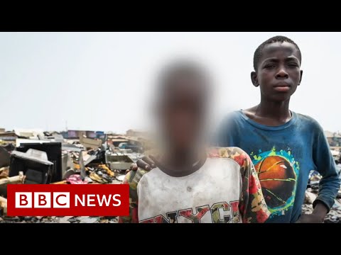 How a photographer in Ghana reunited a teenager with his family - BBC News