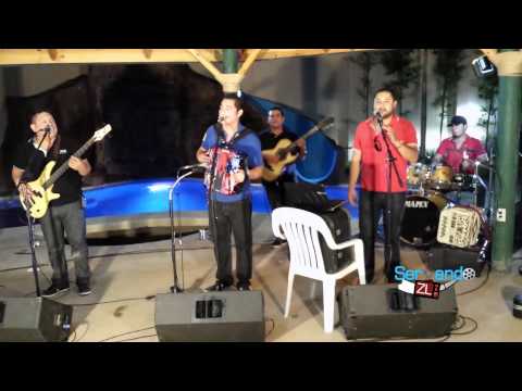 Grupo Imperial Ft. Jorge Santa Cruz - El 30 "Juanito Cash" (En Vivo 2013)