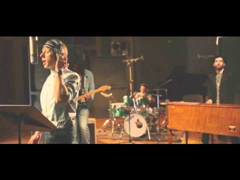 Videoclip de The Night Out (Single Version) — Martin Solveig