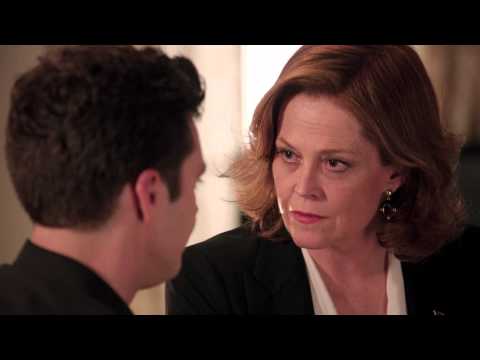 Political Animals - Power Runs In The Family