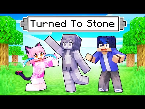 Aphmau Was Turned To STONE In Minecraft!