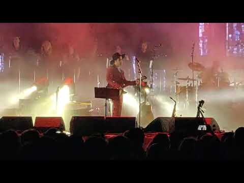 ‫כנסיית השכל‬ בהופעה נדירה