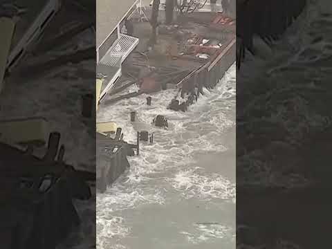 Waves crash into homes as excavators try to protect California properties