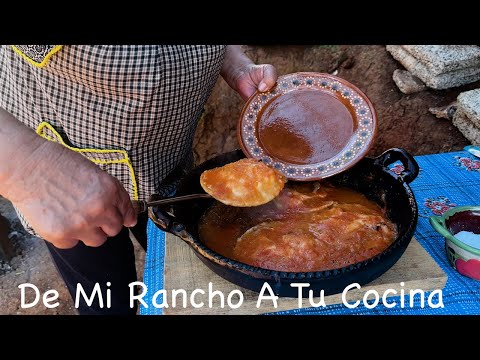Encobijando Huevos Para Comer En El Rancho
