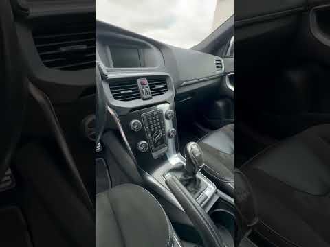 фото volvo v40 ii 0