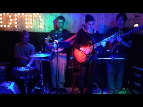 "Ich Will Dich Monika Band" perform "Fremdkörper" (by Natalie Palsa)