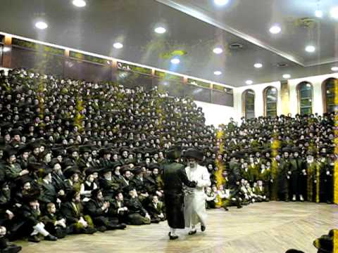 Satmar - Viznitz Wedding in Boro Park   Satmar Rebbe Mitzvah tantz 3