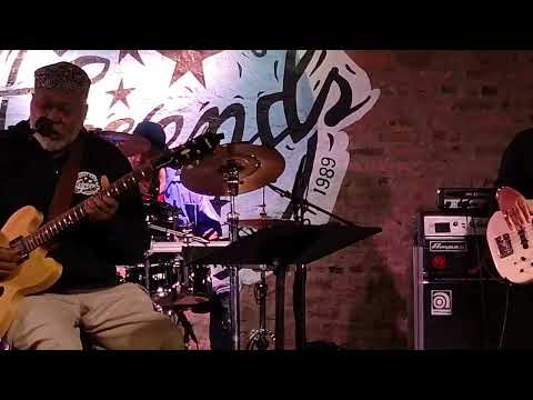 Thumbnail for jimmy burns au Buddy Guy's Legends - mai 2022 by Jimmy Burns, Burns, Buddy Guy, Concert