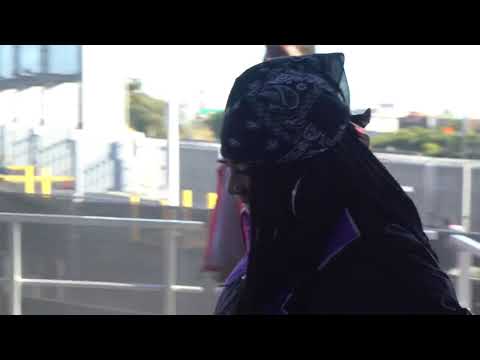 Kamaiyah, Joeyxo, & Hottboy Zay pray together at Rolling Loud Oakland 2018