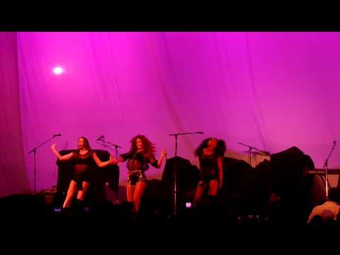 Natalie La Rose and her dancers (8/26/15)