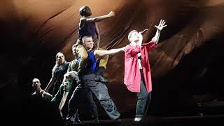 Christine And The Queens L&#39;étranger (Voleur D&#39;eau) Arkea arena 5/12/2018