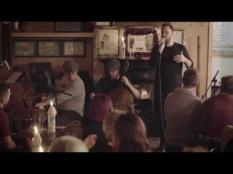 Lockie Chapman - 'Moon River' (Live at The Spotted Dog)
