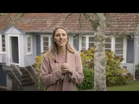 23 Rimutaka Place, Titirangi. Real estate for sale