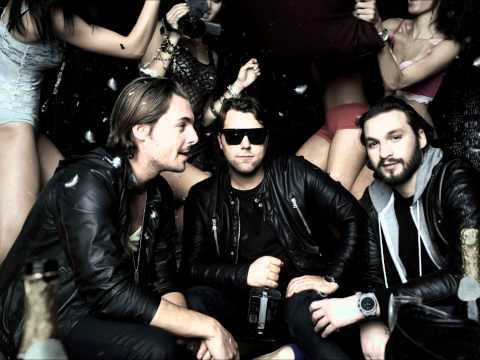 Swedish House Mafia ft. Dirty South - Walking Miami (Blink Blank mashup)