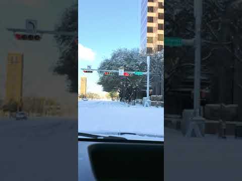Snow in Austin TX - Congress to Dirty 6th (2/15/2021)