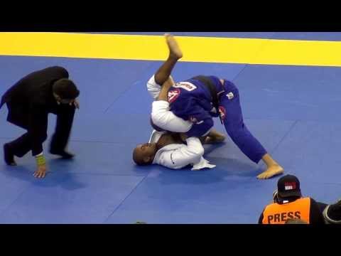 Submission #1326 - Lagarto vs Igor Silva