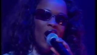 Wyclef Jean feat Melky - 999 (911) - Top Of The Pops - Friday 15 December 2000