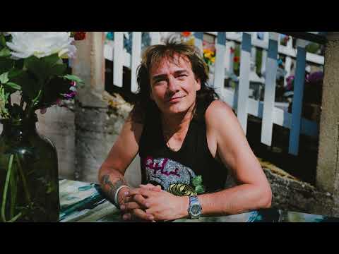 Costello - Eini, alkaa polttaa (Vain elämää kausi 15) (Official Audio)