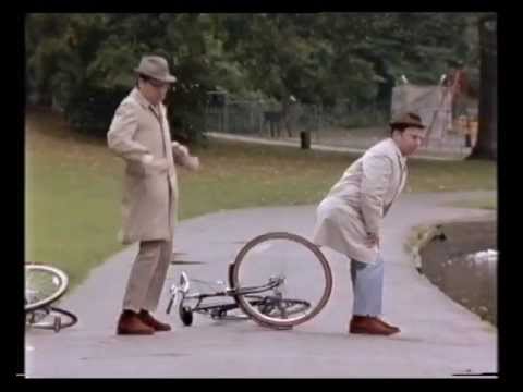 Reeves and Mortimer (Le Corbussier et Papin. 1)