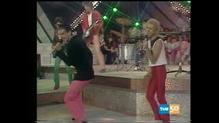 Radio Futura &quot;Enamorado de la Moda Juvenil&quot; &quot;Divina&quot; (Aplauso 31/05/1980)