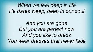 Six Feet Under - Dresses Lyrics