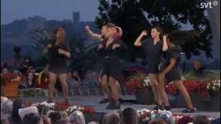 Dinah Nah- Make Me (La La La) LIVE. Allsång på Skansen 2015.