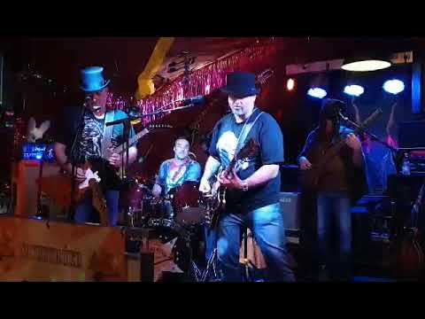 Naturtrüeb 2020 @ Cave, Trübbach mit Whole Lotta Love