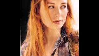 Tori Amos  Sleeps With Butterflies Acoustic)