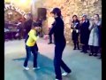 Девочка классно танцует лезгинку 