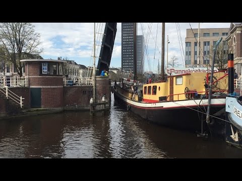GPTV: Pannenkoekschip Leeuwarden weer te plak