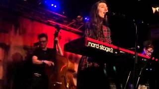 "Horns Surrounding Me", Julia Holter - Paris, Février 2016