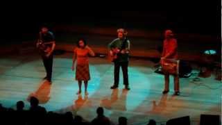 Les déménageurs - l'hippopoquoi - festival des droits de l'enfant - flagey