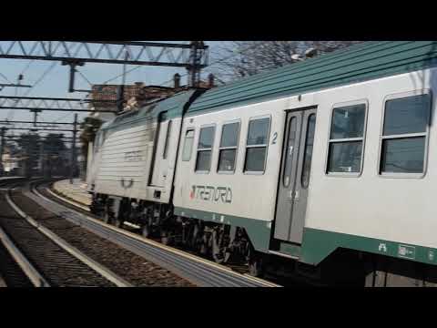 E464 404 Trenord e carrozze MD con Regionale 2067 in transito a Lonato.