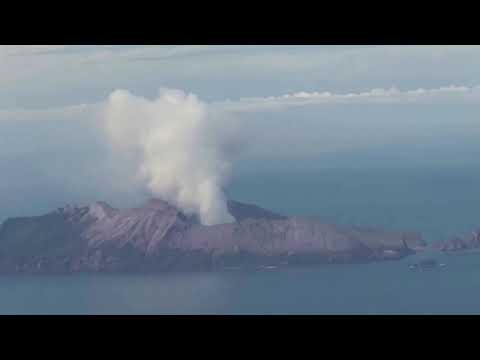 紐西蘭對瓦卡里火山噴發指控13人 (New Zealand charges 13 for Whakaari volcano eruption)
