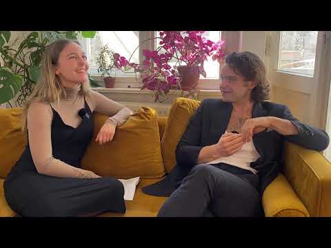 Tristan Brusch im Video-Interview über Kitsch, Chanson und Perfektion
