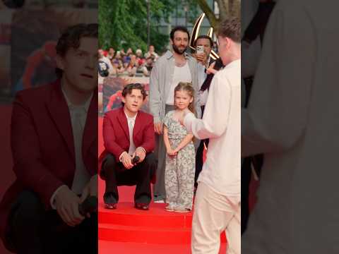Surprising Tom Holland and Zendaya with Titanium Flashhmob at #SpiderManBrandNewDay fan event!