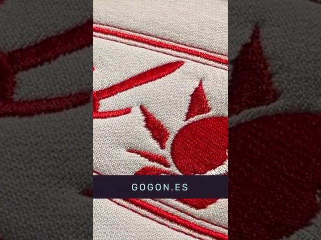 Vídeo relacionado con Sudadera con capucha bordada personalizada para parejas con números romanos significativos, camisa de regalo personalizada para novio/novia con inicial de corazón, sudadera a juego para aniversario