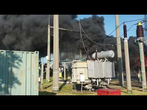 Magistrala CFR 500 și municipiul Adjud, lăsate fără energie electrică.Transf în flăcări