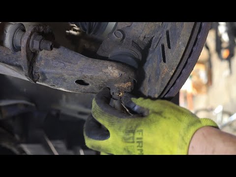 Replacing Lower Control Arms on a Subaru Legacy (WARNING... RUST BELT CAR!) #subaru, #subarulegacy