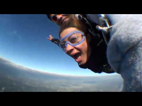 Tripti goes skydiving onto the beach in California with Skyidve Surfcity