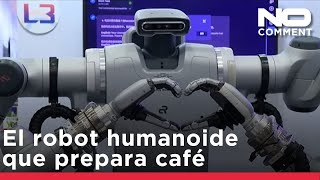 Empresa taiwanesa presenta un nuevo vehículo eléctrico y un robot humanoide que prepara café