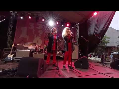 Dorina si Marian Nistor - Concert Festival Femei pe Mătăsari (arhiva personala)