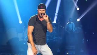 Luke Bryan - What Makes You Country/Huntin&#39;, Fishin&#39; &amp; Lovin&#39; Every Day Camden,Nj 5.31.19