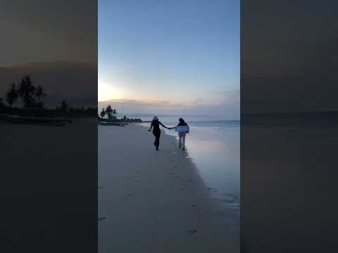 Travel inspo | Trincomalee Beach | Sister Aesthetics | Beach review | sunset travel tips | Sri Lanka