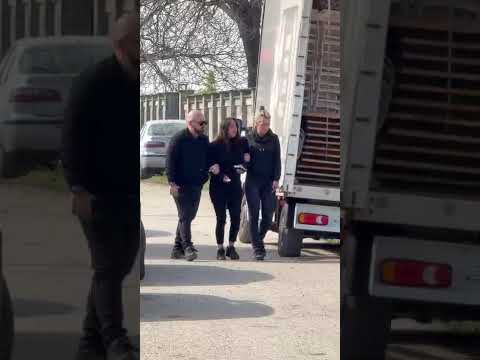 POTRESNE SCENE! Majka stradalog Lazića jedva stoji na nogama, slomljena od bola