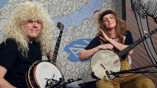 Bela Fleck and Abigail Washburn cover Europe&#39;s &quot;The Final Countdown&quot;