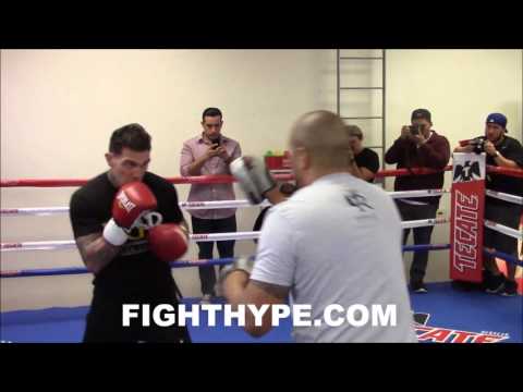 GABRIEL ROSADO SHOWS SPEED AND POP AS HE RIPS COMBINATIONS TO THE MITTS