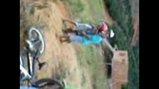 preview picture of video 'Dando uma de downhill!'