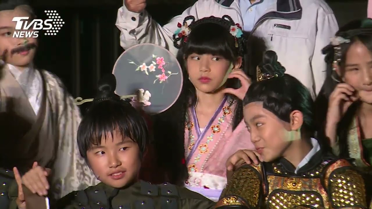歷史與現代交織視覺盛宴！佳音英語劇團《花木蘭》巡演揭幕